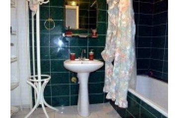 Hungrie Privát Eger, Extérieur